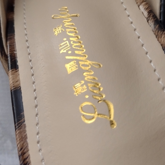 BRAND NEW!!!  NEVER BEEN WORN!! Animal Print Mule Heels - Picture 5 of 5